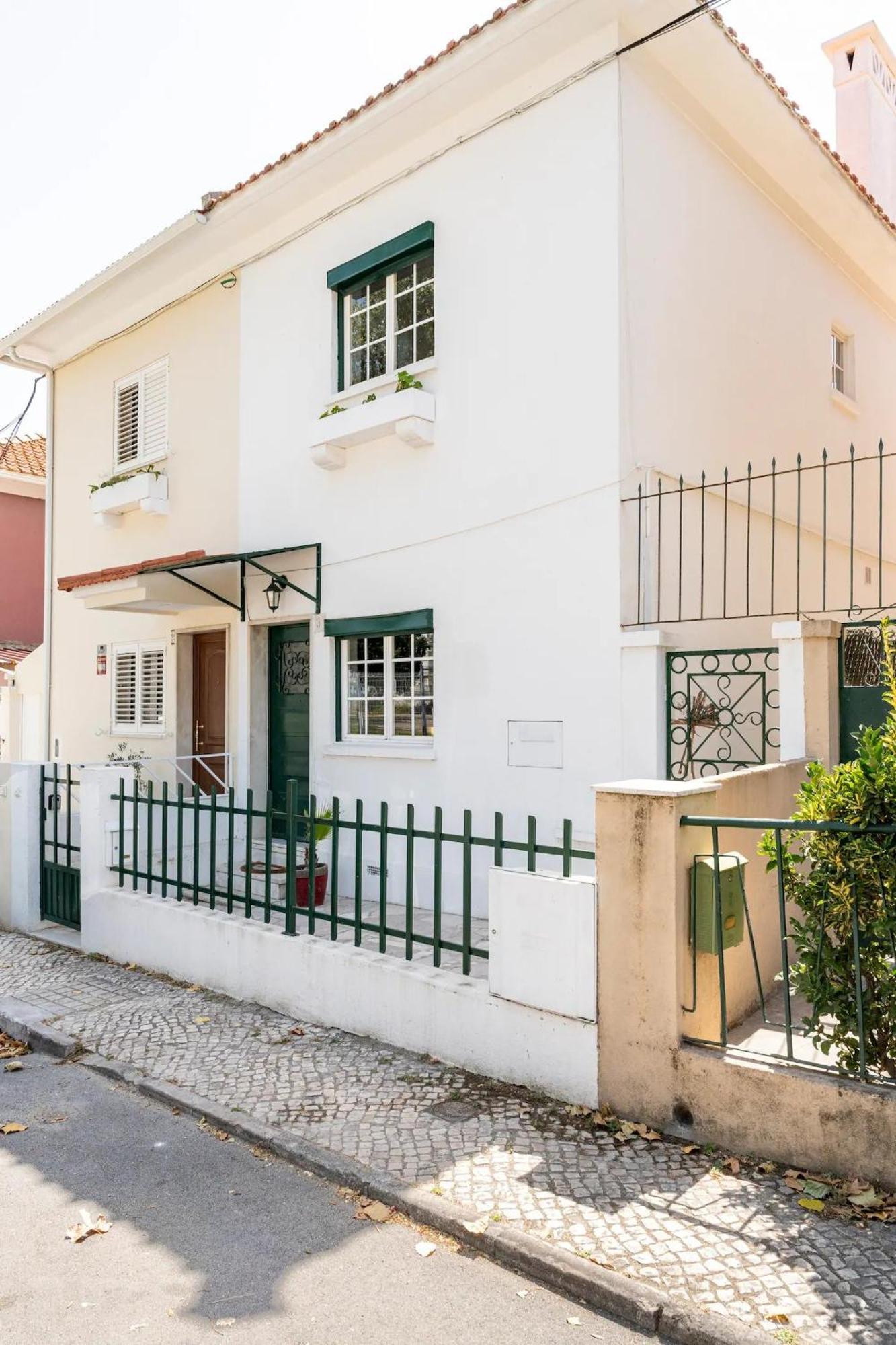 Villa Cozy Haven Retreat à Lisboa Extérieur photo